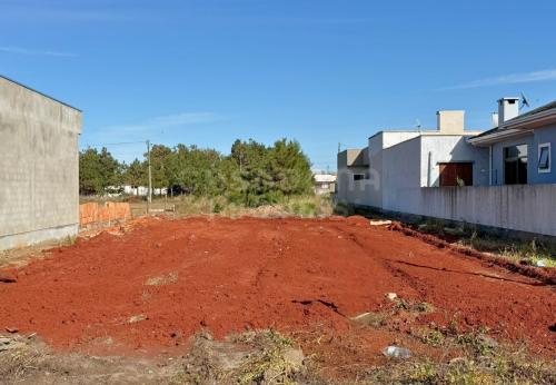 Terreno aterrado e pronto para construir no bairro Vista Alegre
