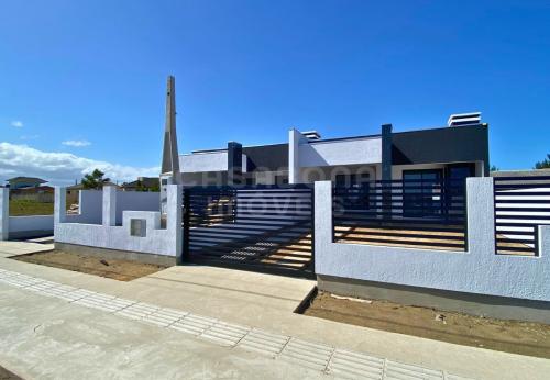 Casa Geminada Moderna no Loteamento Sambaquis em Arroio do Sal