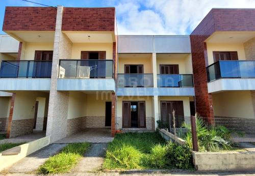 Sobrado com suíte no bairro Camboim – conforto, praticidade e localização estratégica!