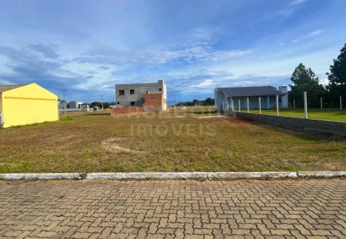Terreno pronto para construir no Bom Jesus – 400m do mar!