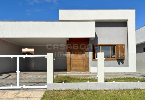 Casa Contemporânea a 80 Metros do Mar em Arroio do Sal