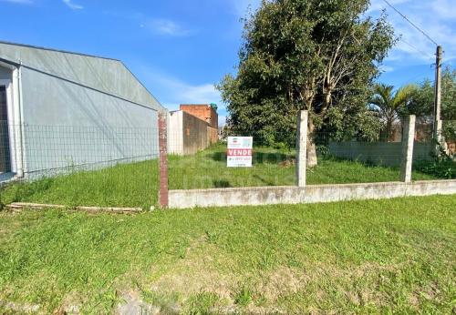 Terreno amplo no bairro Malinsky – localização privilegiada e próximo ao mar
