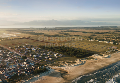 Terreno amplo a poucos passos do mar no Verde Mar, Curumim!