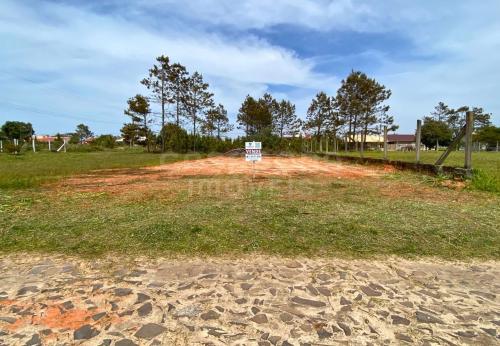 Terreno Plano e Bem Localizado no Bairro Paraíso em Torres