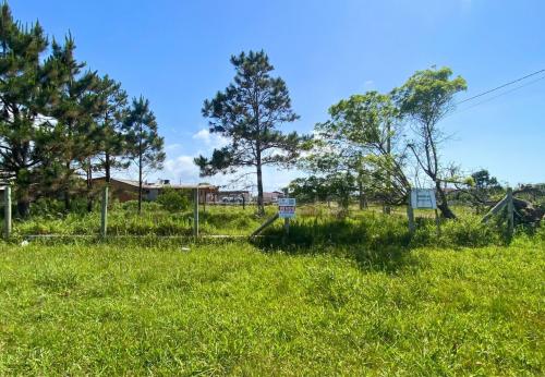 Terreno de Esquina no Bairro Quatro Lagos – Localização Privilegiada em Arroio do Sal