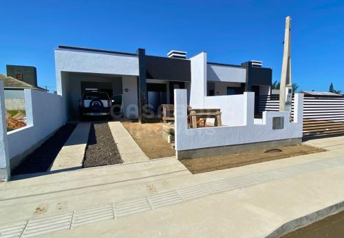 Casa Geminada Moderna no Loteamento Sambaquis em Arroio do Sal