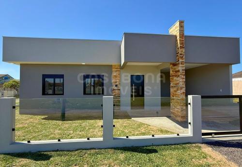 Casa nova e moderna no bairro São Jorge – apenas 400m do mar